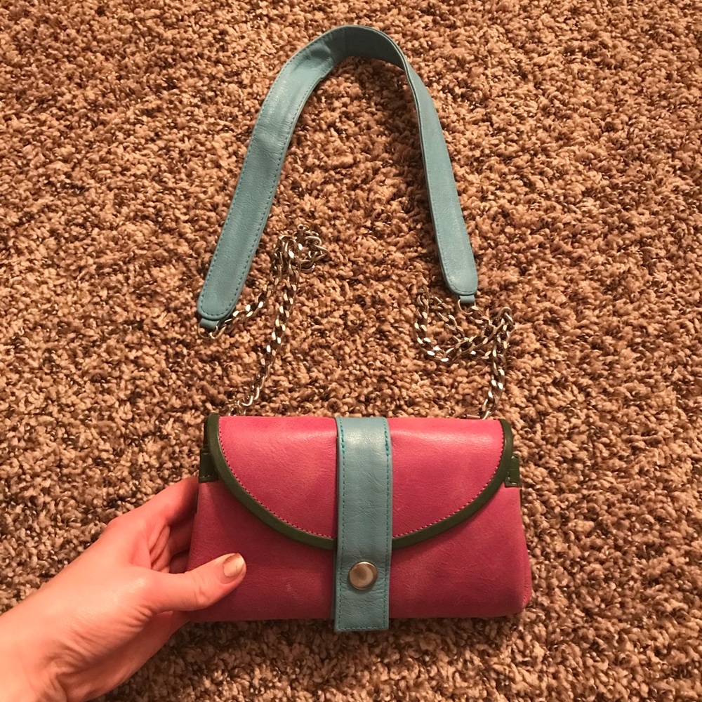 Free Endearment Crossbody